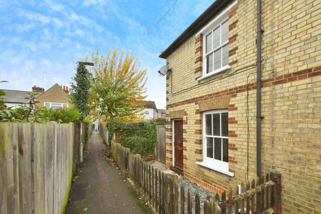 Property photo 1 of 21