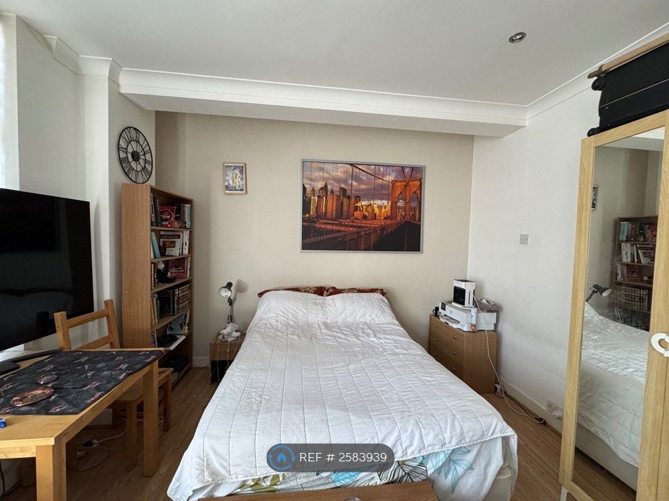 Property photo 1 of 5