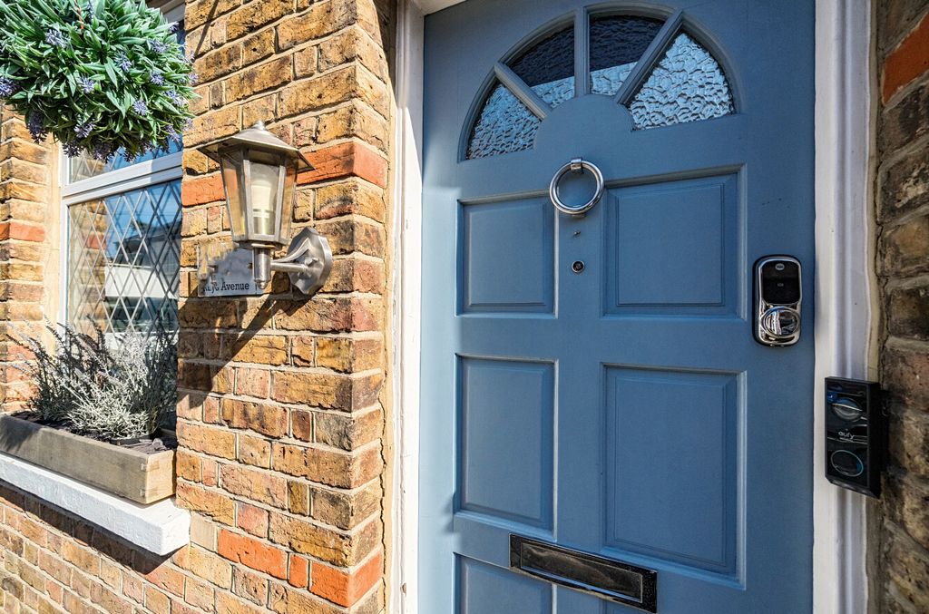 Property photo 1 of 18 1420325-18-69B96c...