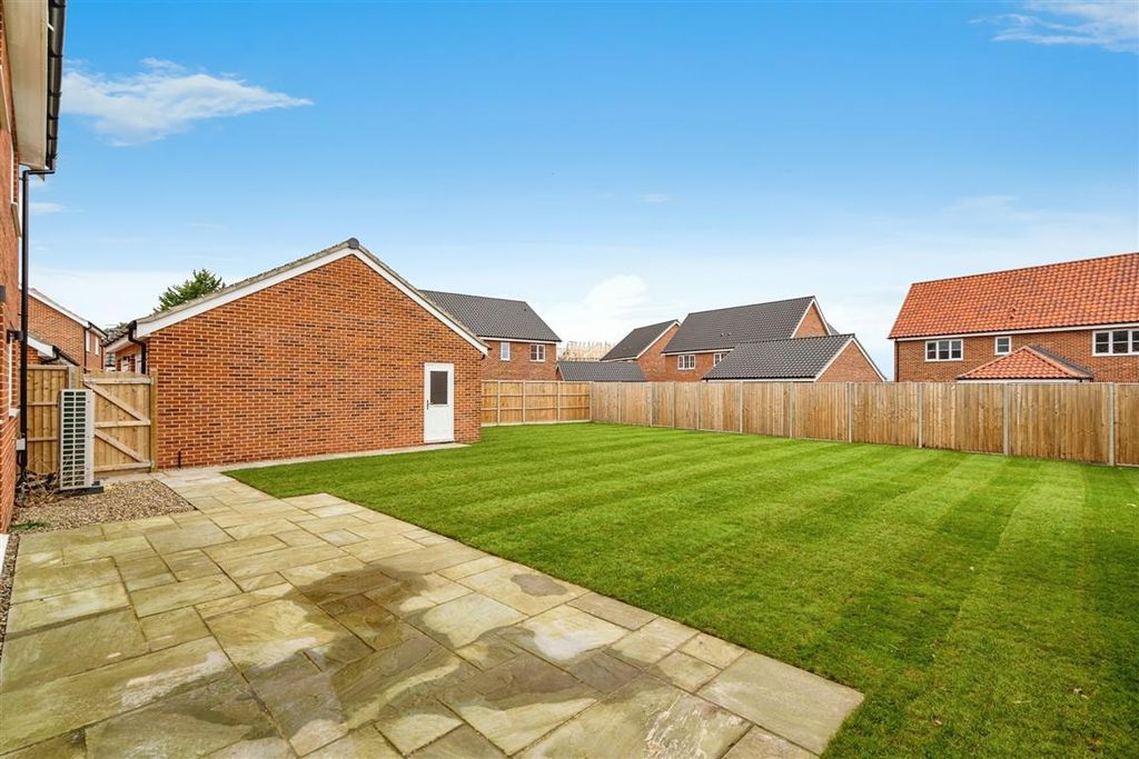 Property photo 3 of 18