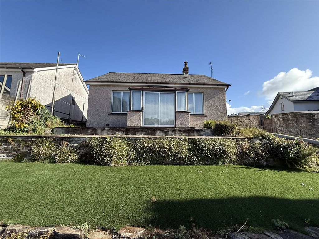 Property photo 2 of 14 Picture No. 18