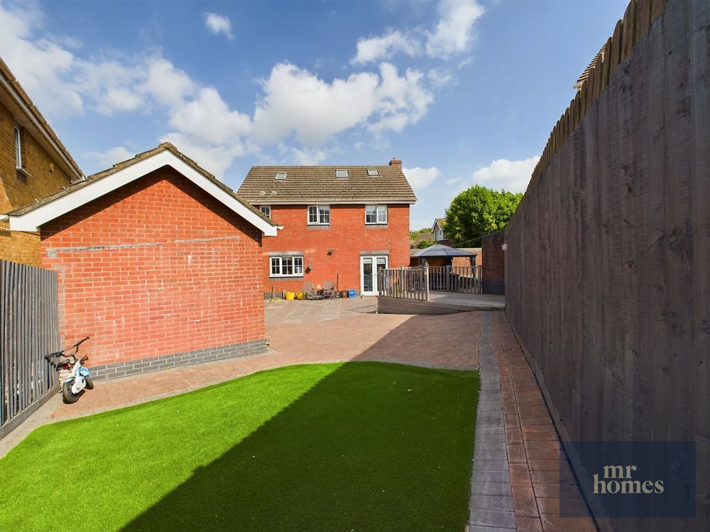 Property photo 2 of 49