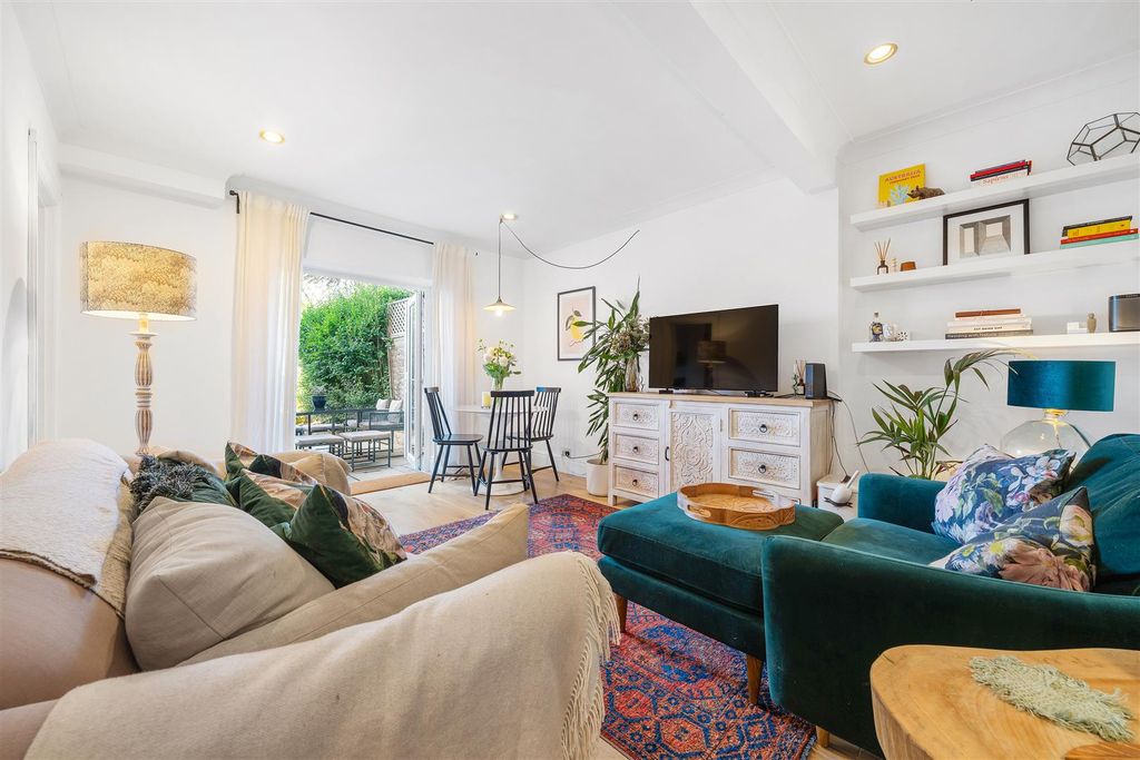 Property photo 1 of 12