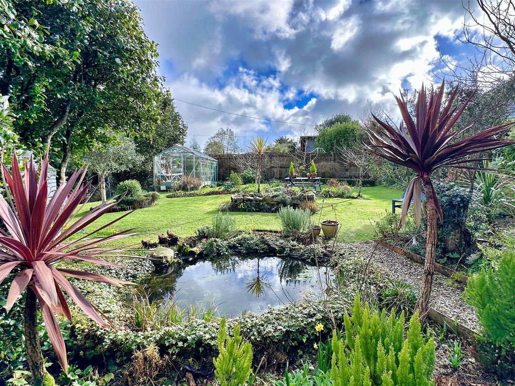 Property photo 3 of 23