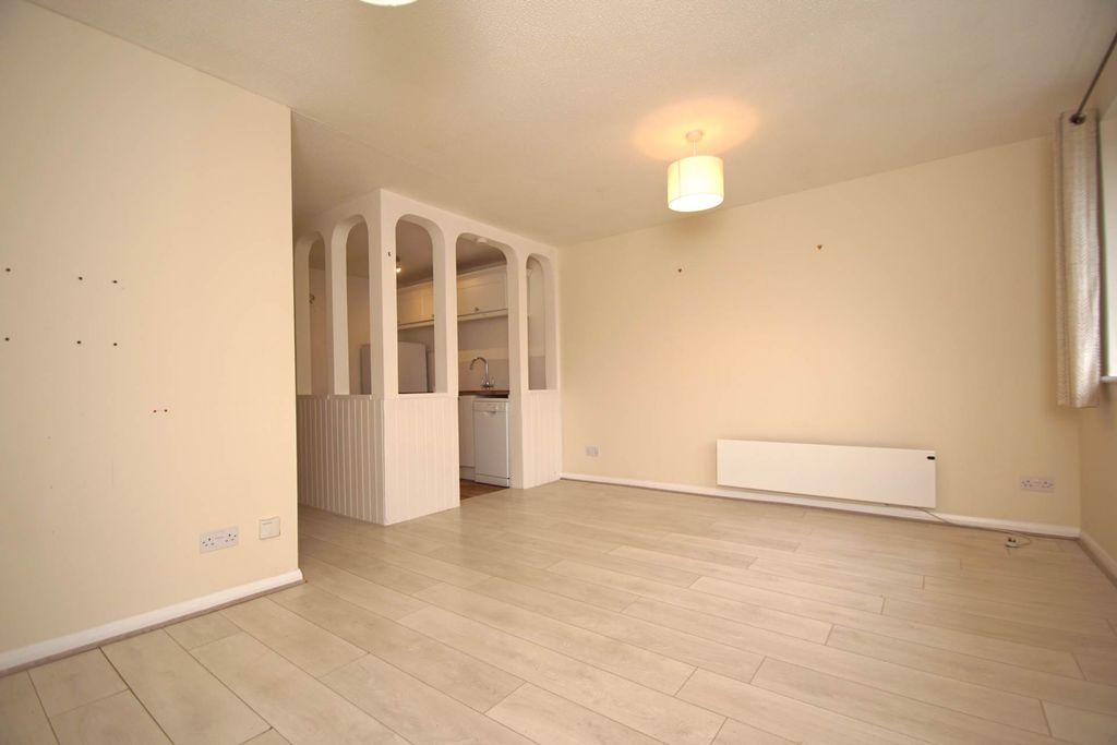 Property photo 3 of 10 Photo