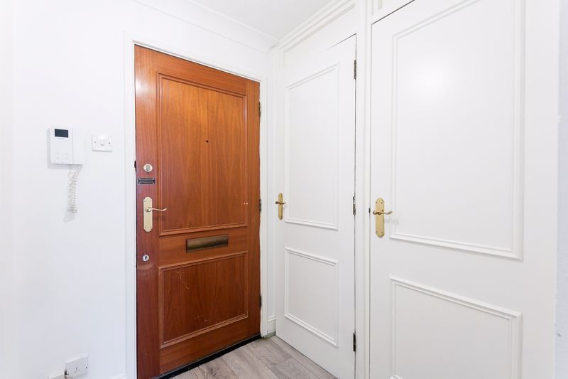 Property photo 3 of 18 Hallway