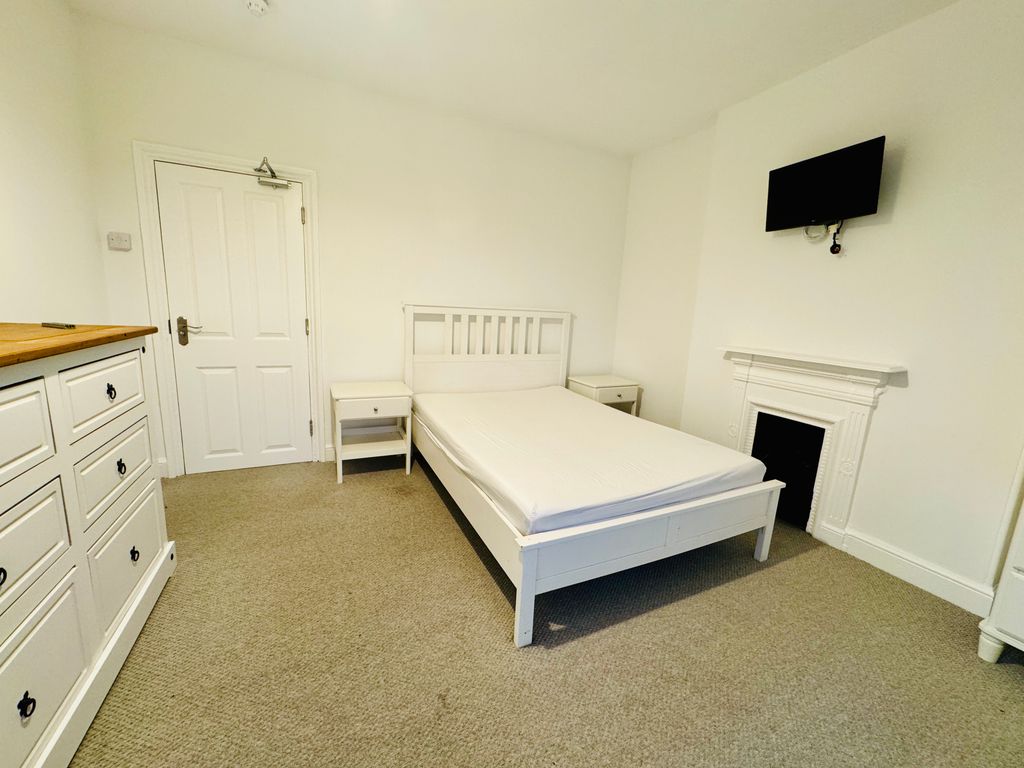 Property photo 3 of 15 Image