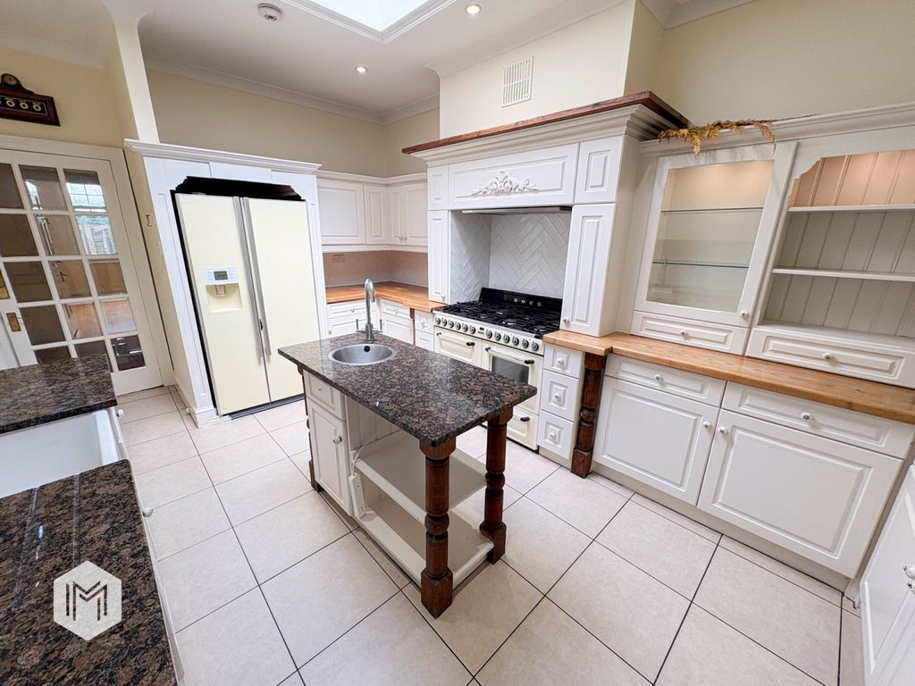 Property photo 2 of 28 Picture No. 22
