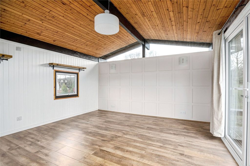 Property photo 3 of 16 Picture No. 09