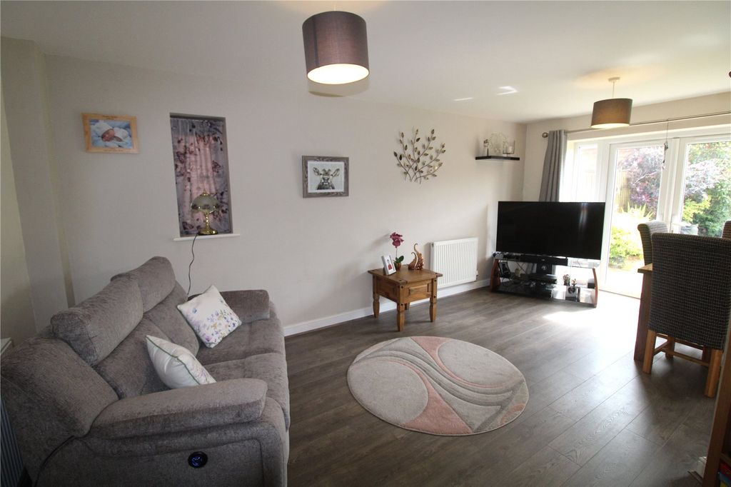 Property photo 3 of 18 Picture No. 12