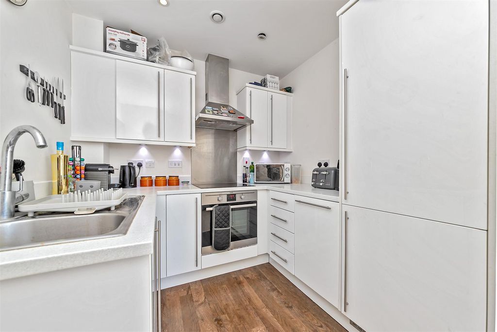 Property photo 3 of 20 30Romahouse-17.Jpg