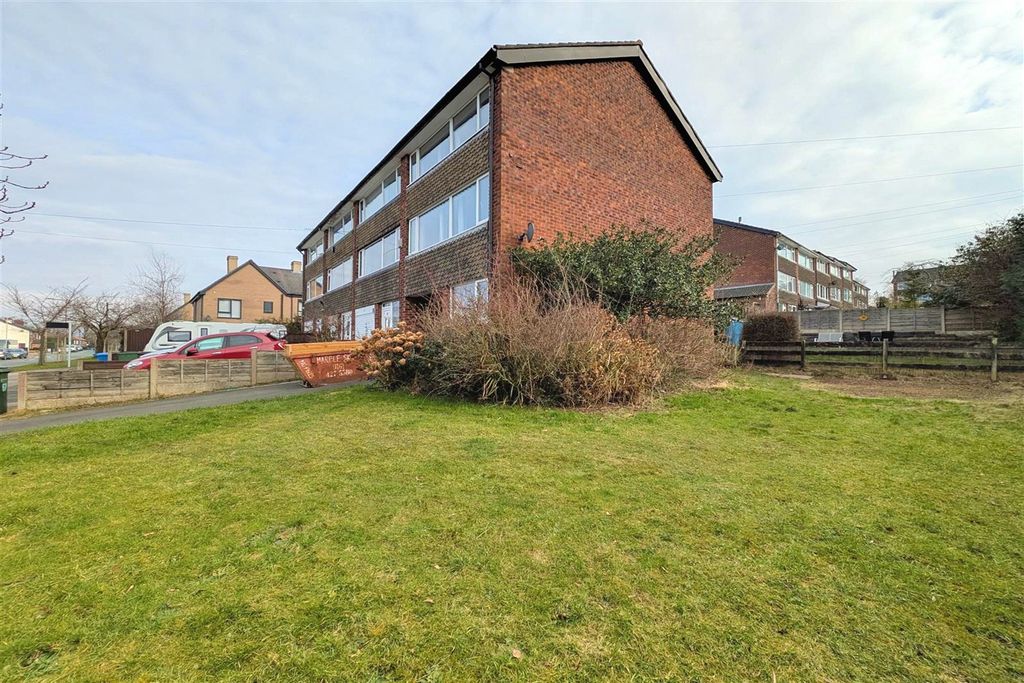 Property photo 1 of 11 External