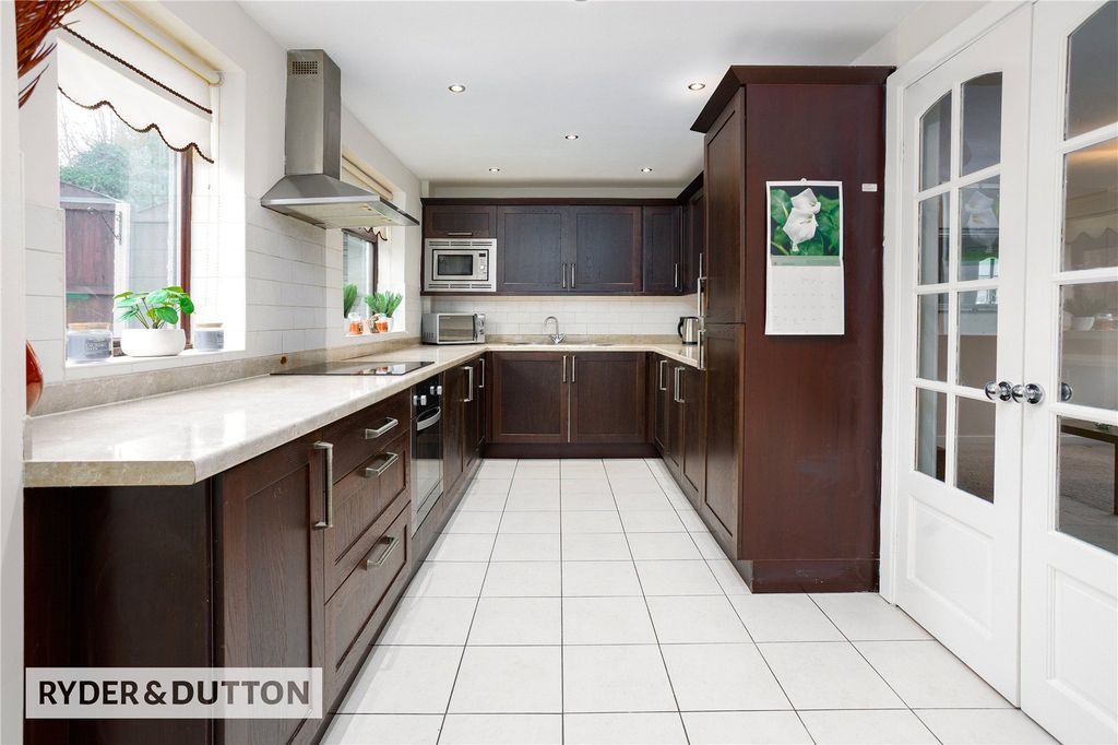 Property photo 2 of 15 Kitchen