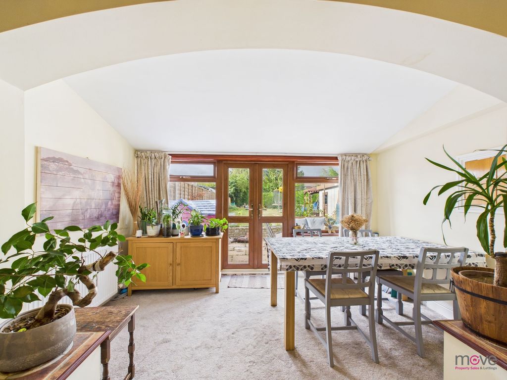 Property photo 3 of 12 Dining Space