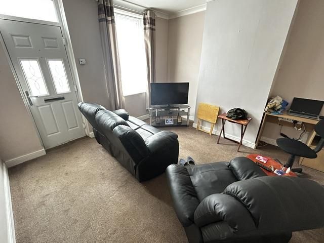 Property photo 2 of 8 Lounge