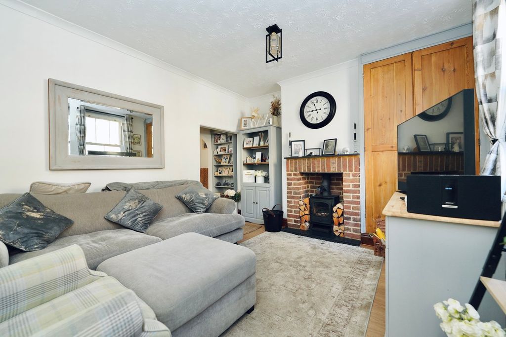 Property photo 2 of 14