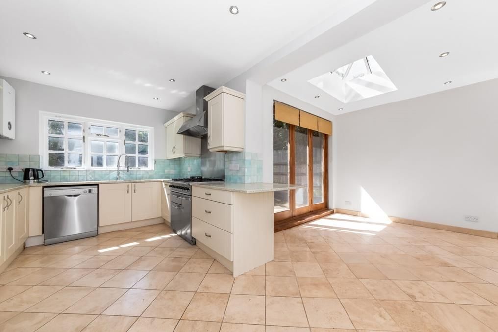 Property photo 3 of 11