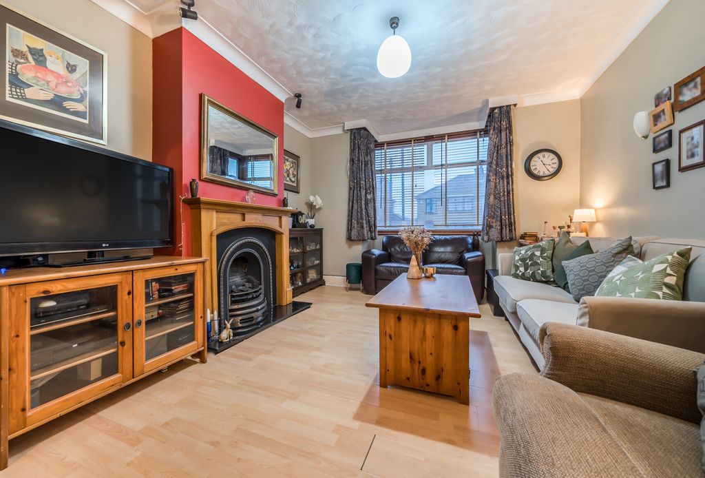 Property photo 2 of 21 1380173-7-69446Ab...