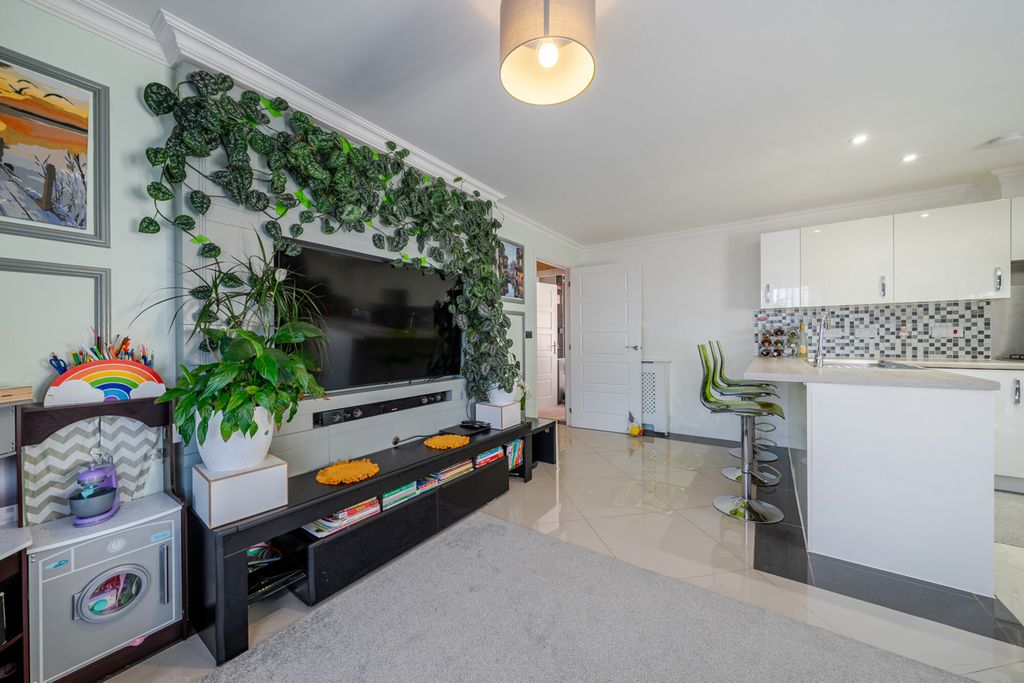Additional image 21 of 2 bed flat for saleOakes Crescent, Dartford, Kent DA1