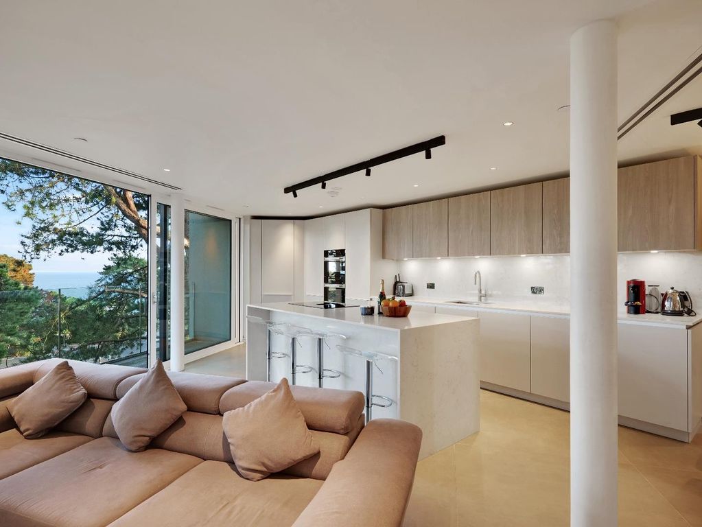 Property photo 2 of 13 P1582093.Jpg