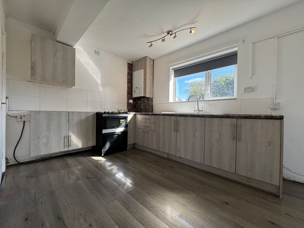 Property photo 2 of 14 Image