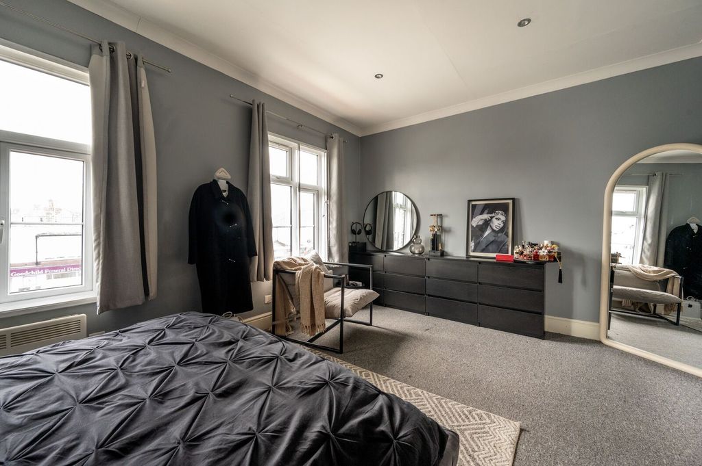 Additional image 11 of 2 bed maisonette for saleThe Broadway, Highams Park, London E4