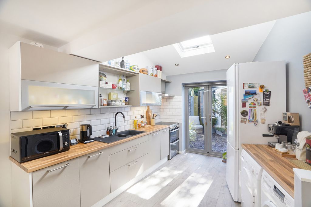 Property photo 3 of 14