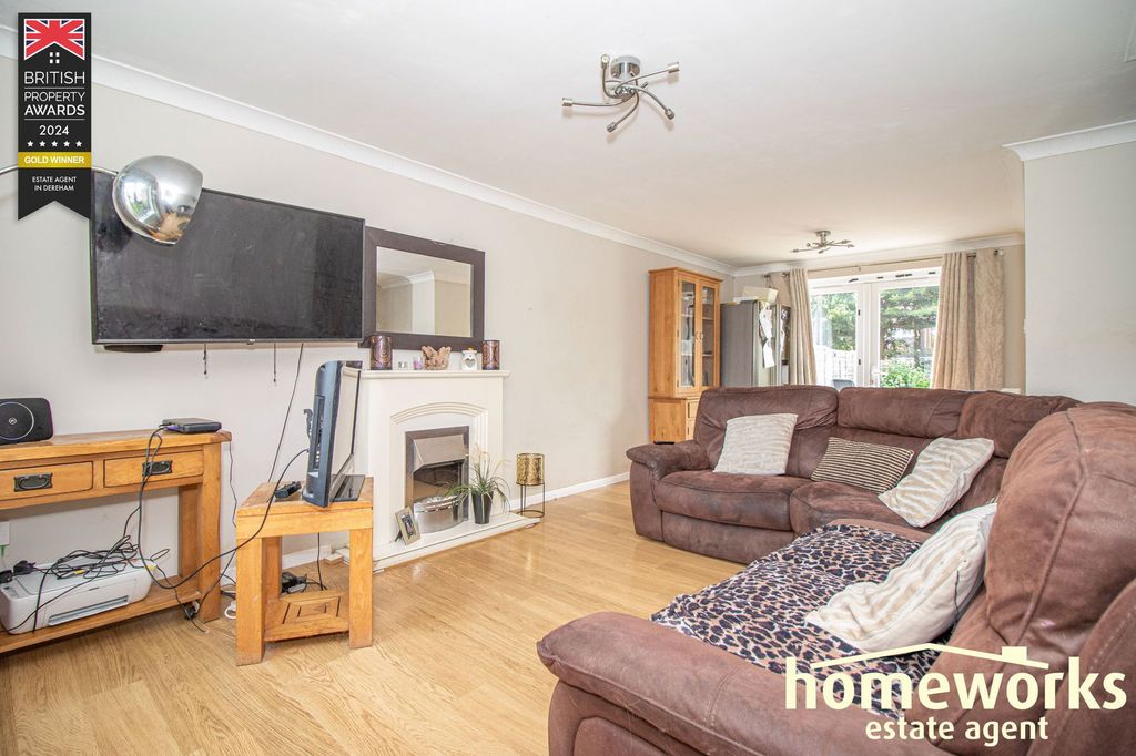 Property photo 2 of 10