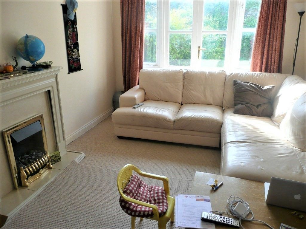Property photo 2 of 11 Lounge