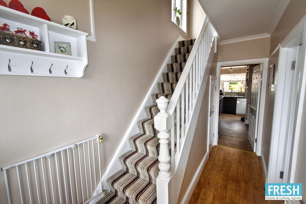 Property photo 2 of 36