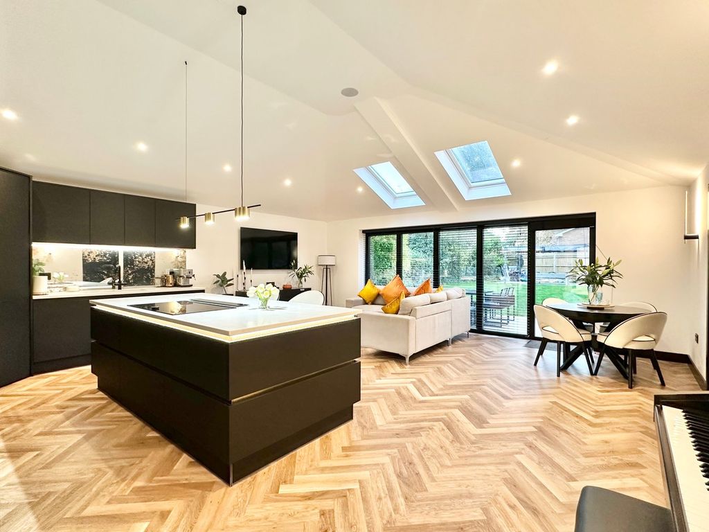 Property photo 1 of 29