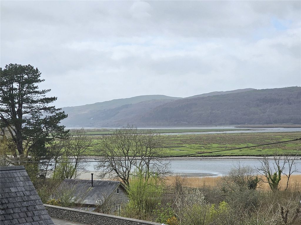 Property photo 2 of 19 Picture No. 23