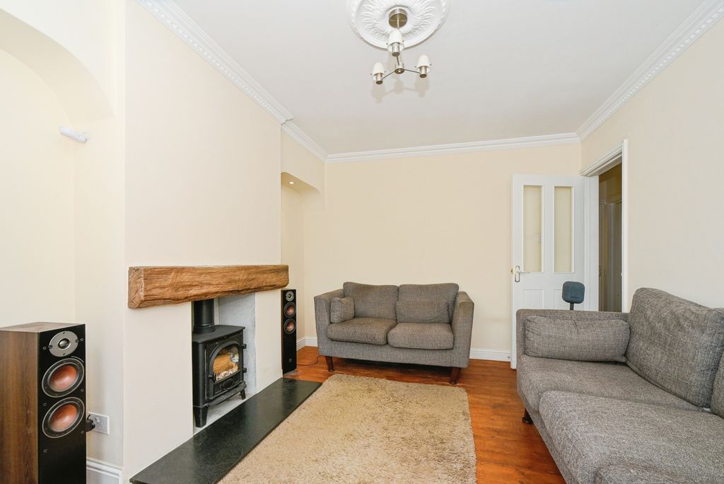 Property photo 3 of 14