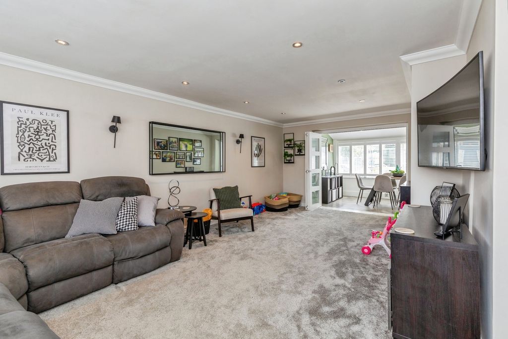 Property photo 2 of 17 Pbox-Img.Jpg