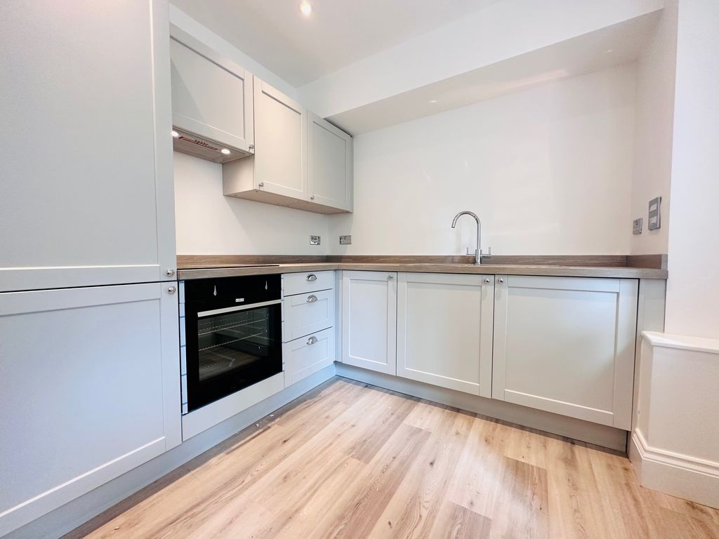 Property photo 1 of 9 Kitchen