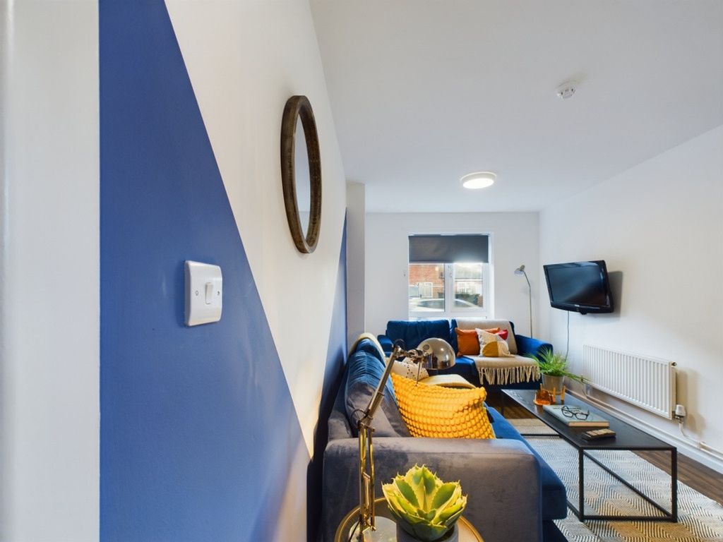 Property photo 2 of 17 A Bright And Spacious Modern Living Room, Perfect ...