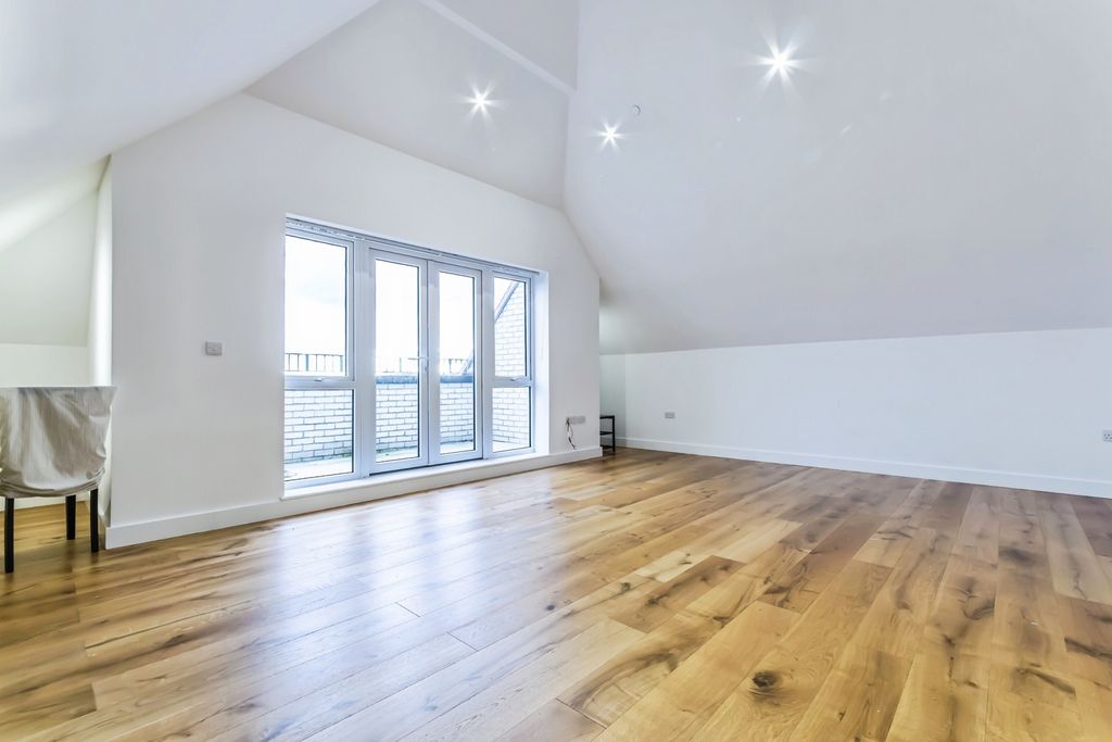 Property photo 2 of 20 Pbox-Img.Jpg