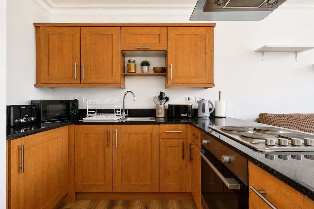 Property photo 3 of 11 Picture No. 31