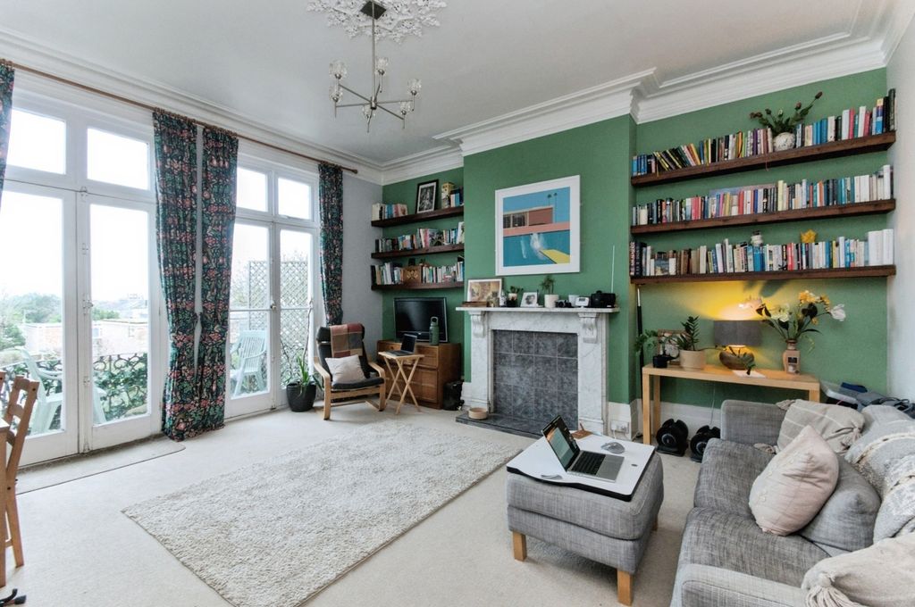 Property photo 2 of 19 Pbox-Img.Jpg