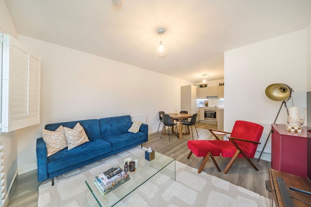 Property photo 2 of 8