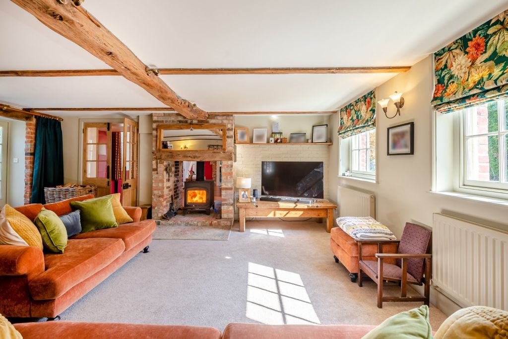 Property photo 2 of 16 Sitting Room