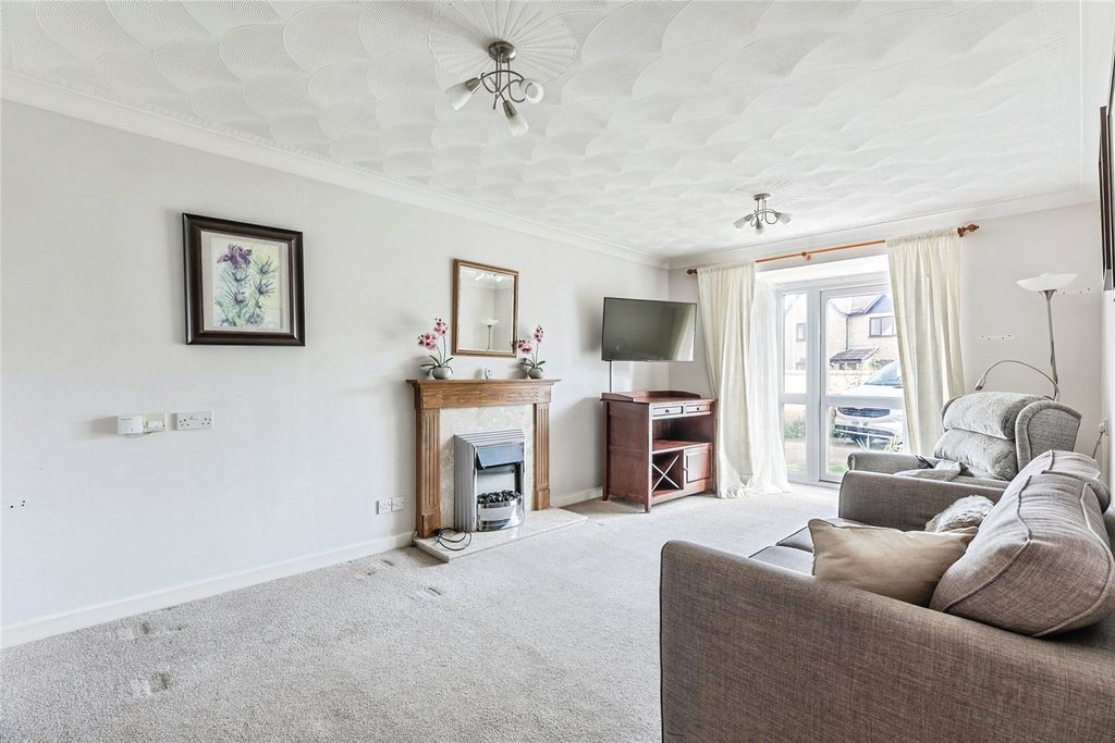 Property photo 3 of 13 Living Room