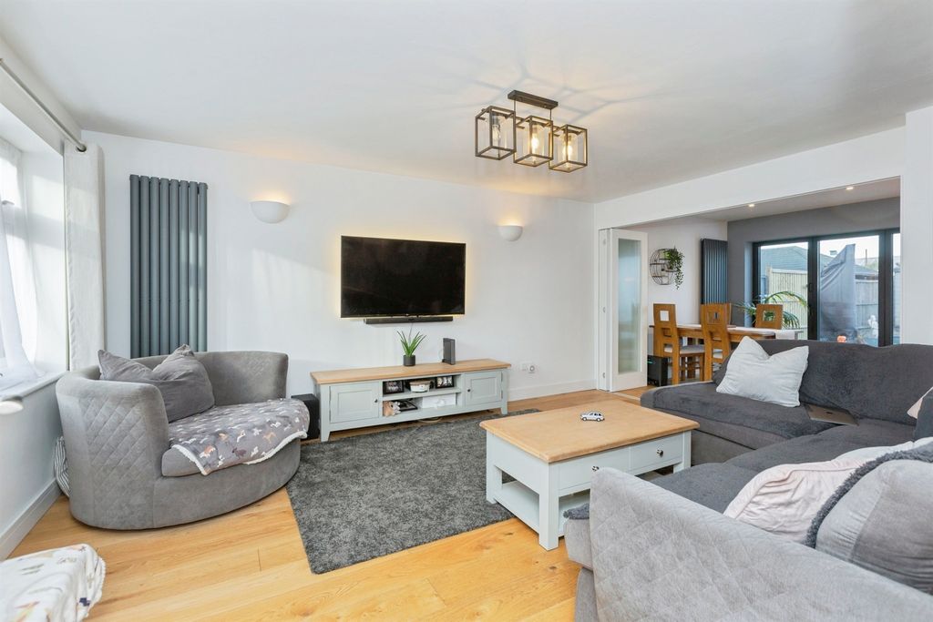 Property photo 3 of 24