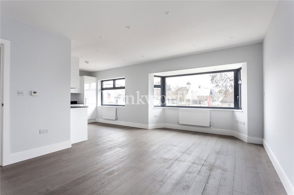 Property photo 1 of 12 Picture No. 02