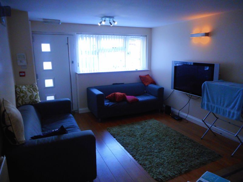 Property photo 3 of 11 Photo 2