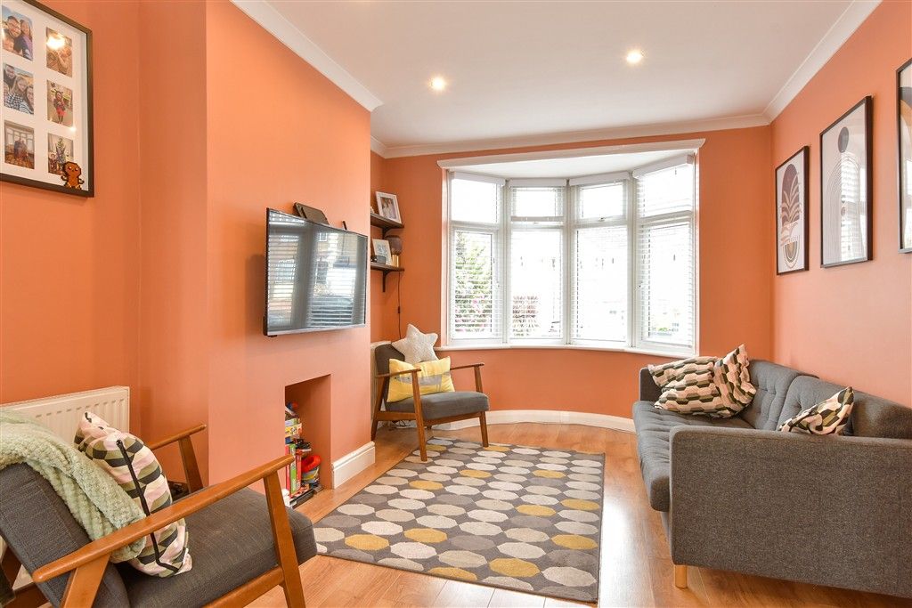 Property photo 2 of 7 Lounge