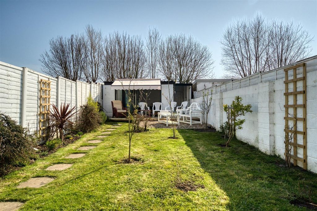 Property photo 3 of 23