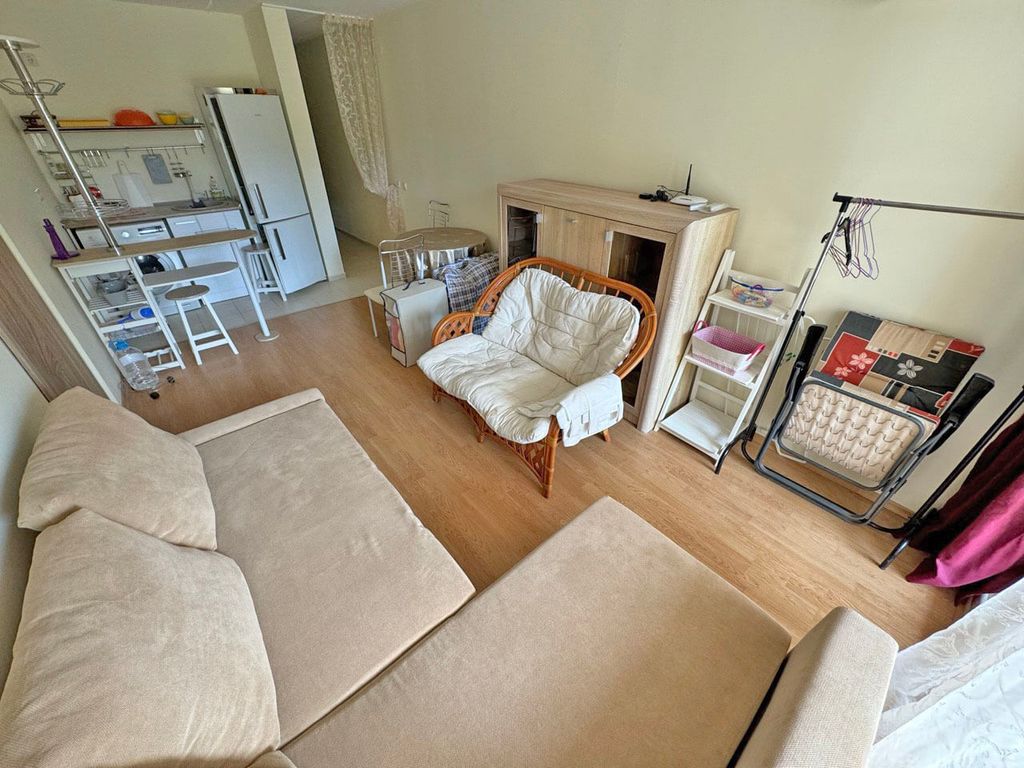 Property photo 3 of 11