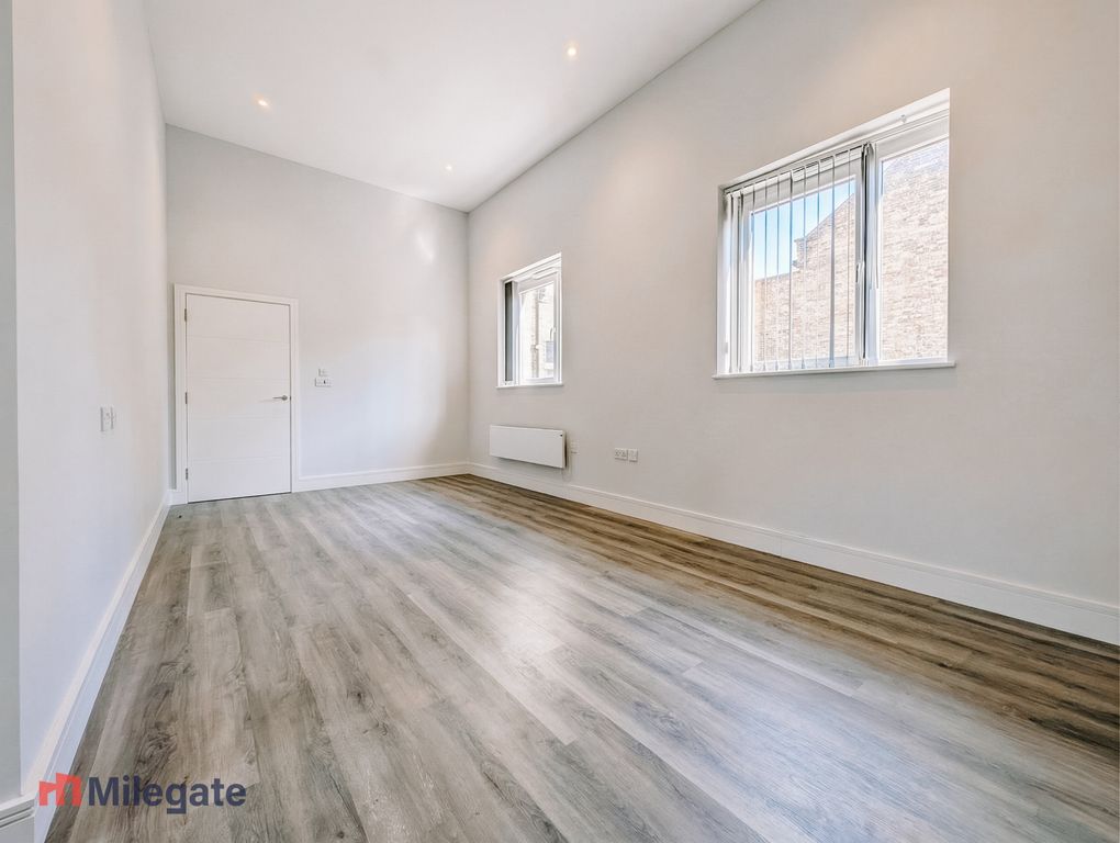 Property photo 3 of 6 Photo 3