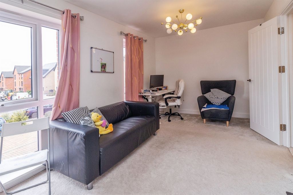 Property photo 3 of 17